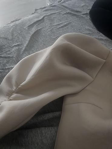 roza torba: Elegantna bež haljina – brend Tondy, veličina S - Kroj: mini dužina — 4