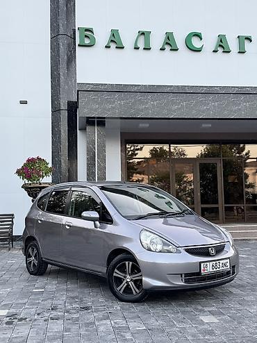 хэтчбек машина: Honda Fit: 2004 г., 1.3 л, Вариатор, Газ, Лифтбек — 2