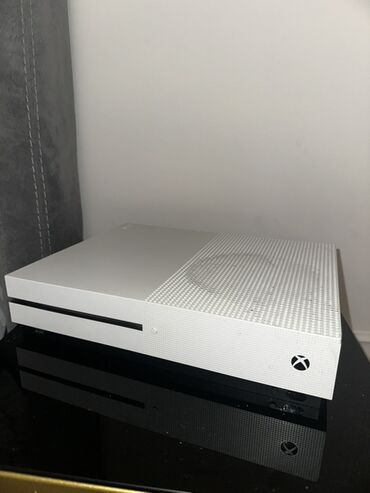 PS5 (Sony PlayStation 5): Xbox One S oyun konsolu - Rəng: ağ korpus - Daxili optik sürücü: ön