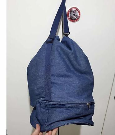 Topovi: Atraktivan Guess original nov korset od teksasa sa biserima, M — 12