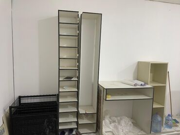 Digər mağaza avadanlığı: Magaza ucun Polka ve Kassa Stolu Tərkib: - Resepsiyon/qatib masası — 6