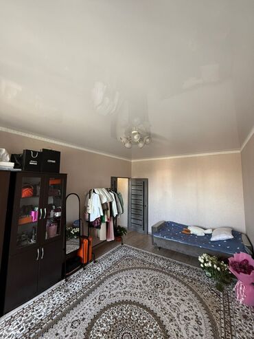 продаю в связи с переездом: 1 комната, 43 м², 105 серия, 8 этаж, Евроремонт