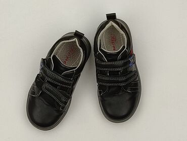 trampki czerwone converse: Czarne, skórzane buty chłopięce marki Bartek. Buty są zapinane na trzy