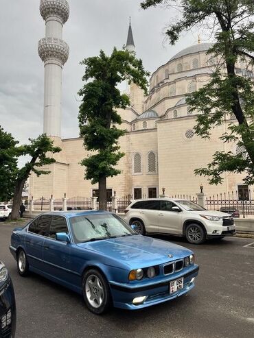 x 5: BMW 520: 1991 г., 2.5 л, Механика, Бензин