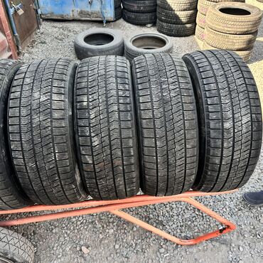 Шины: Шины 215 / 45 / R 17, Зима, Б/у, Комплект, Легковые, Япония, Bridgestone