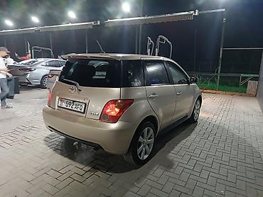 subaru forester 2001: Toyota Ist: 2003 г., 1.3 л, Автомат, Бензин, Хэтчбэк — 4