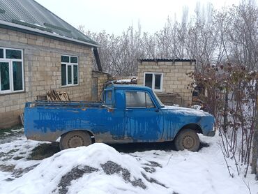 Yük maşınları: Məhsul: Köhnə tip kiçik yük pikapı (mavi rəng) 𝖙ə𝖈𝖎𝖑𝖎 𝖘𝖆𝖙ı𝖑ı𝖗 Təsvir — 2