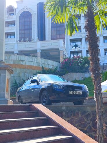 VAZ (LADA): LADA Priora sedan – qara rəng, 4 qapı, ön ötürücülü.ili 2008 ci il — 4