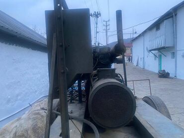 Generatorlar: GENERATOR satılır ( 3 silindrli 65 kva ). Çexoslovakiya — 7