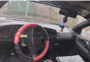 паз автобус: Volkswagen Passat: 1992 г., 1.8 л, Механика, Бензин, Седан