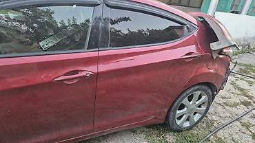 Hyundai: Hyundai Elantra: 1.6 l | 2012 il Sedan — 10