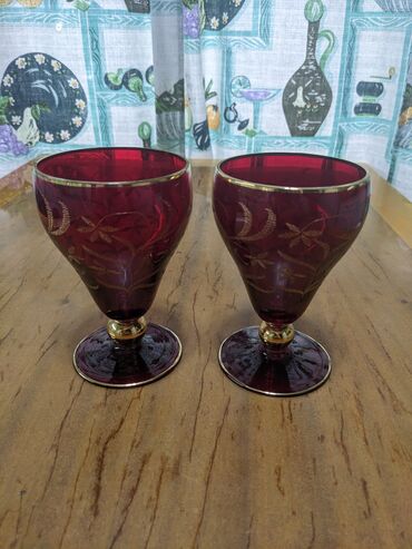 одноразовые бумажные стаканы: Набор из 2 бокалов рубинового стекла с позолотой. ( в Карабалте ). - lalafo.kg да одноразовые бумажные стаканы: Набор из 2 бокалов рубинового стекла с позолотой. ( в Карабалте ). -