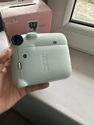 apple studio: Fujifilm Instax Mini 12 — моментальная камера в мятно‑зеленом цвете — 2