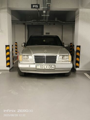 Mercedes-Benz E-Class: 2 л | 1994 г. Седан