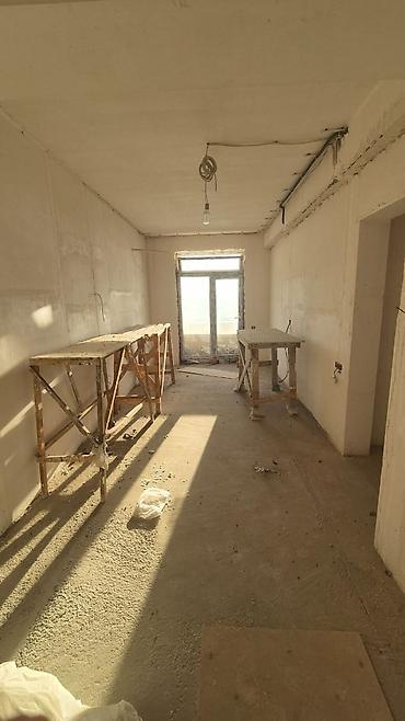 Uzunmüddətli kirayə mənzillər: Təsvir: - Geniş və işıqlı mənzil/obyekt üçün açıq planlı sahə. Böyük — 8