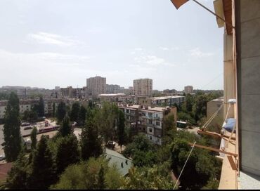 iki mertebeli: Nizami rayonu, Naxçıvanski küçəsi. Mənzil Neftçilər metrosuna piyada