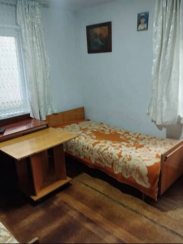 матросова: 26 кв. м, 2 бөлмө, Жертөлө, ороо, Забор, тосулган