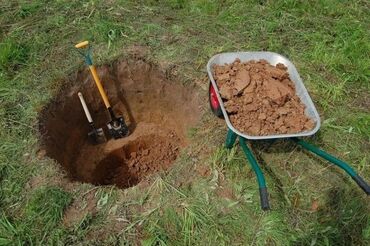 копаем ямы: Разнорабочие грузчики Копаем ямы траншеи Установка септиков Заливка