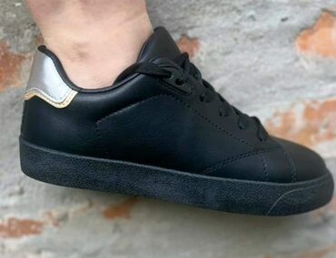 Women's Sneakers and athletic shoes: 2200 — 20