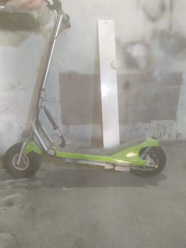 electro scooter: Skuter qoşa akmuyator siqnalina kimi var arxa cekendi yıgılandı cox