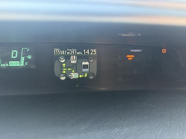 jeep compas: Toyota Aqua: 2012 г., 1.5 л, Автомат, Гибрид, Хэтчбэк — 2