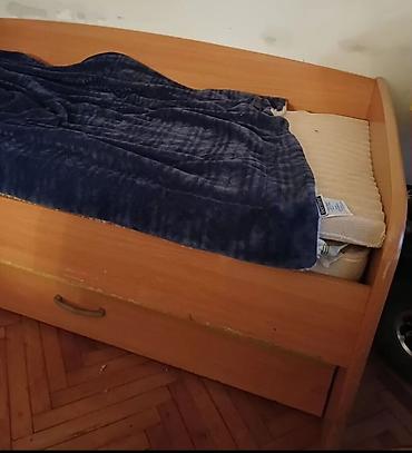 rasklopivi ormar: Drveni krevet za jednu osobu sa fiokom za odlaganje - Tip — 2