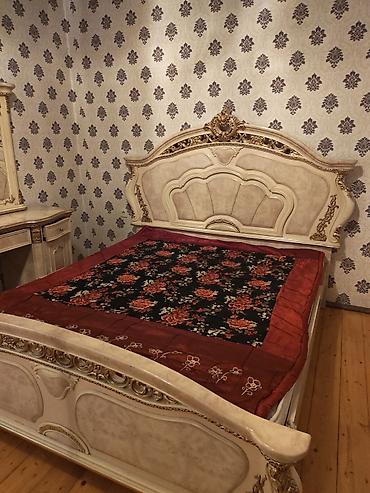 konputer masası: Klassik üslubda yataq otağı mebeli dəsti mebelin qapisinin 1nde — 4