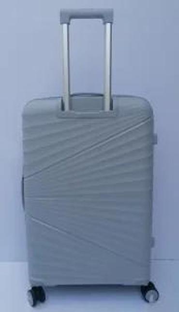 Putni koferi i torbe: Veliki kofer na točkiće – tvrda školjka, sivi - Materijal: tvrda — 18