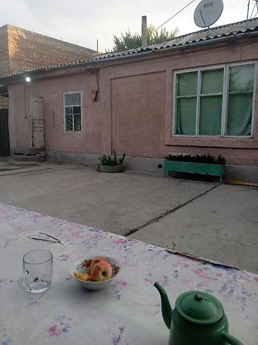 Продажа коттеджей и домов: Продаю дом с участком, в центре Беловодска,, дом 9 м / 16 м навес — 2