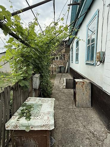афто дом: Продается Дом (5 соток) в Токмаке рапологается по М. Горького ( за — 6