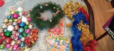 Yeni il oyuncaqları və bəzəkləri: Yeni il yolkası təzədir çox gözəldir.Bütün oyuncaqlar üzərində — 6