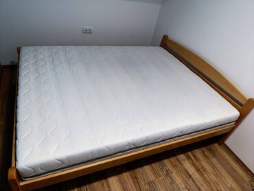 plasticne stolice sa metalnim nogama: Double bed