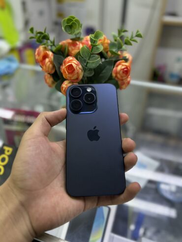 айфон телефондор: IPhone 15 Pro, Колдонулган, 256 ГБ, Jet Black, Каптама, Коргоочу айнек, Бөлүп төлөө менен, 92 %