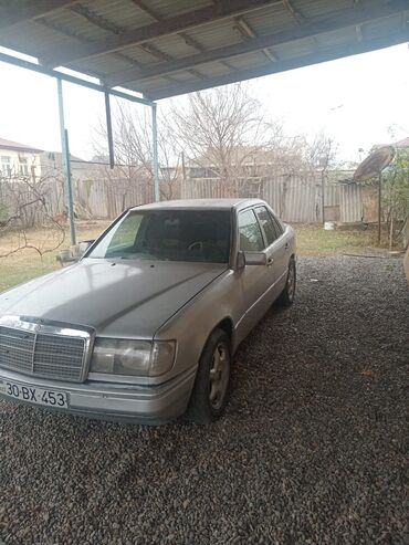 Mercedes-Benz: Mercedes-Benz W124: 2.5 l | 1992 il Sedan