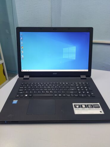Продаю большой ноутбук с дисплеем 17,3 дюймов Процессор Intel Celeron