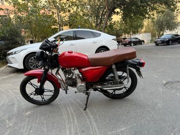 Çaydanlar: Moped/Motosiklet – qırmızı rəngli, şəhər içi gedişlər üçün ideal
