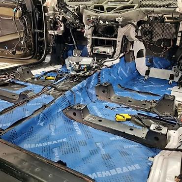 авто эмаль: Lux Detailing — профессиональная перетяжка и реставрация потолка авто — 10