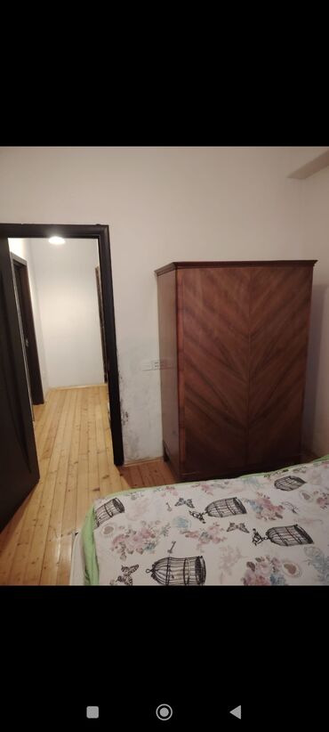 Uzunmüddətli kirayə mənzillər: Xırdalanda yol qırağı 2 otaqlı əşyalı ev kirayə verilir 3 mərtəbə — 10