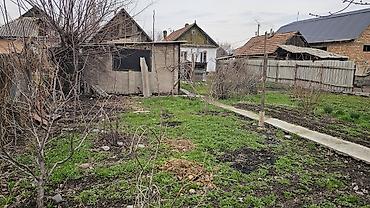 Продажа полдома: Продаю дом в городе Кара-Балта по улице железнодорожная. Всё доступно — 14