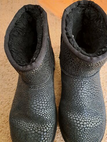 Ugg obuća: Ugg čizme, bоја - Crna, 38 — 1