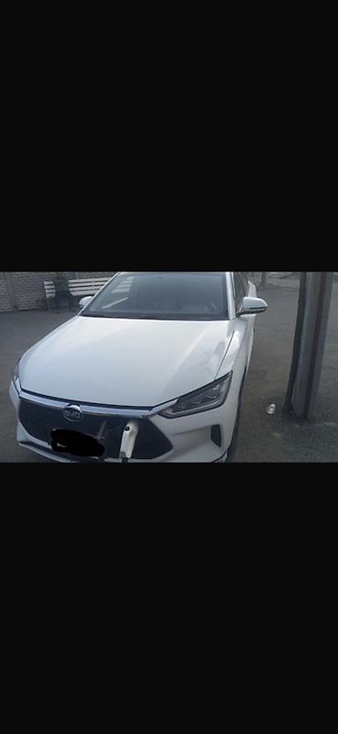 byd е2: BYD E3: 2020 г., Электромобиль, Седан — 4