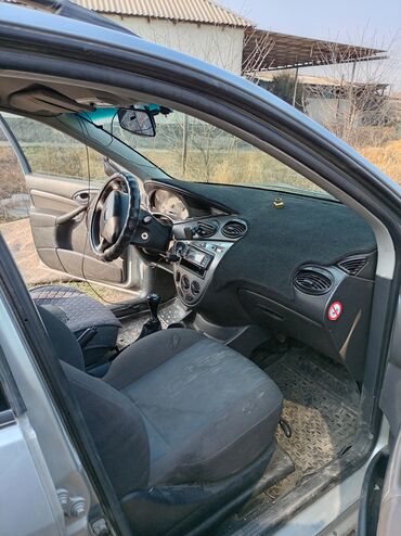 Ford: Ford Focus: 2002 г., 0.8 л, Механика, Бензин, Универсал — 10