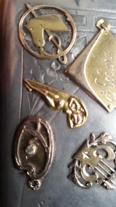 Digər əntiq əşyalar: Gůmůş 84 prob Carskiy probdu . Űstundekiler hammisi qizildi hardasa — 12