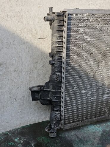 Радиаторы: Радиатор охлаждения двигателя Renault Twingo 1.2, 1997г.в. Оригинал — 8