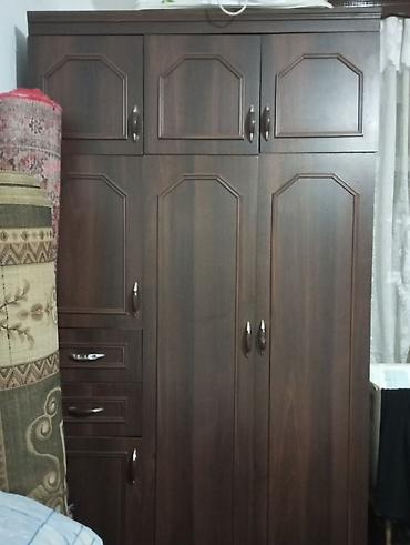 sifonerler: Qəhvəyi rəngli, çoxfunksiyalı paltar dolabı - Material: laminat/MDF — 1