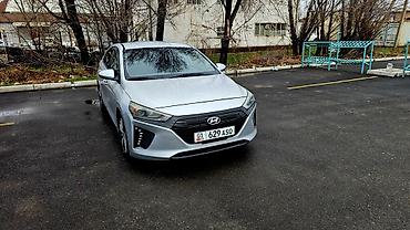 Toyota: Toyota Prius: 2018 г., 1.6 л, Вариатор, Гибрид, Хэтчбэк — 2
