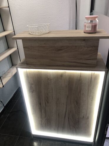 Komode: ﻿﻿﻿Dimenzije 125x75x37 cm. Moze u drugim bojama i velicinama. U beloj — 8