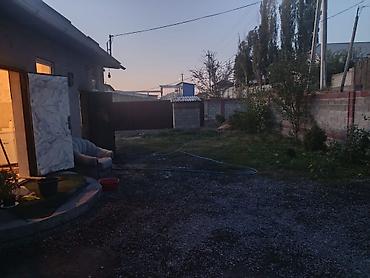 кара ой комната: 🏡 **СДАЁТСЯ БОЛЬШОЙ ДОМ БЕЗ ХОЗЯЕВ!** 📍 Район Красный Строитель ✅ — 10