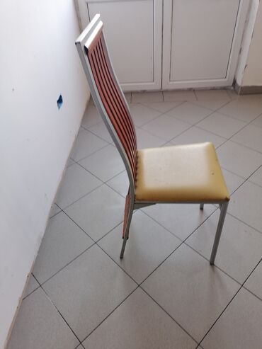 Setovi stolova i stolica: Okrugli kafe/ugostiteljski sto sa metalnom bazom + stolice - Sto — 5