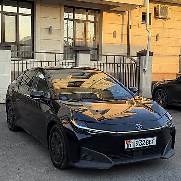 genesis 90: Toyota bZ3: 2023 г., 0.1 л, Вариатор, Электромобиль, Седан — 3
